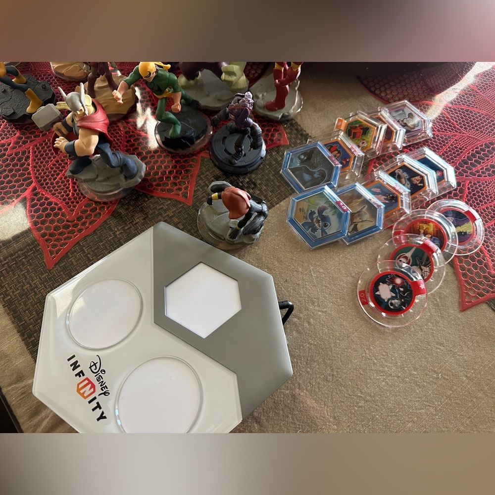 Disney Infinity 34 pc bundle - Picture 4 of 4